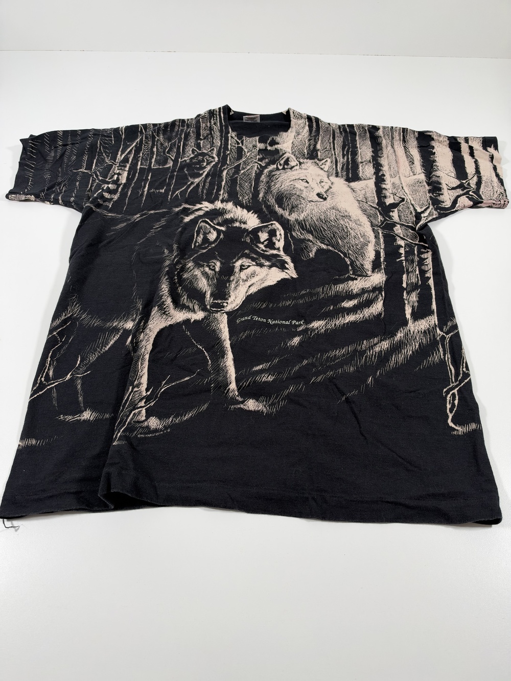 Vintage 1992 Harlequin NG all-over print wolf t-shirt Black Men's XL Hanes